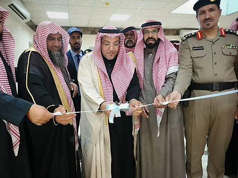 محافظ عفيف يفتتح المعرض التوعوي بهيئة الأمر بالمعروف