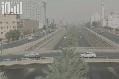 "الأرصاد": رياح نشطة وأتربة مثارة على المدينة المنورة