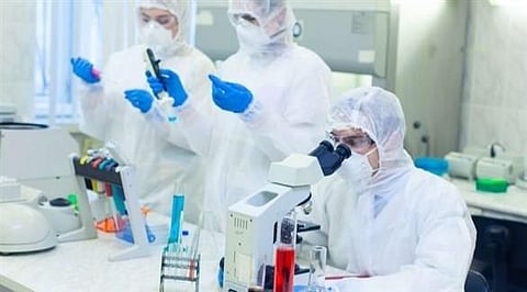 فرضية جديدة وغير متوقعة.. عدوى "كورونا" تنتقل بهذه الطريقة