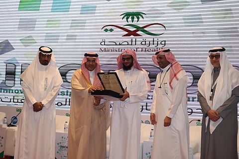 "الميموني" يفتتح مؤتمر الصيدلة الثالث في الطائف