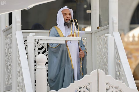 خطيب الحرم المكي: الصلاة "بلسم الجروح ودواء النفوس وإغاثة الملهوف"