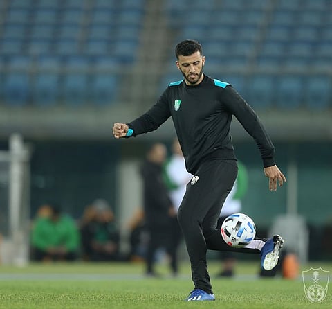 صراع الصدارة يشتعل بين الأهلي والاستقلال .. وشباب الأهلي يأمل تخطي عقبة الهلال