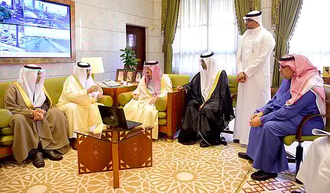 أمير الرياض يستعرض مع مسؤول أرجنتيني سبل دعم التعاون المشترك