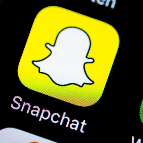 دراسة: بعض مؤثّرات "سناب" استخدمن أساليب منافية لقيم المجتمع