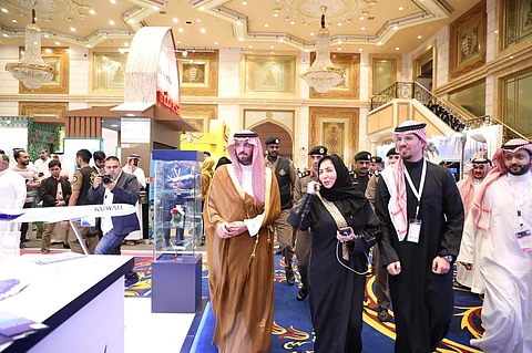 "سعود بن جلوي" يفتتح معرض جدة الدولي للسياحة
