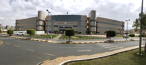 نجاح عمليتين معقدتين جوار الحبل الشوكي في مستشفى أبها للولادة