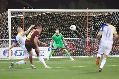 لأول مرة في تاريخه على ملعبه.. الفيصلي يُسقط النصر بثلاثية