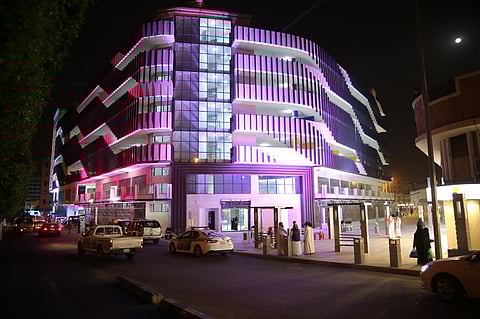 أمين الطائف يفتتح مشروع مواقف سيارات متعدد الأدوار بـ"التاريخية"