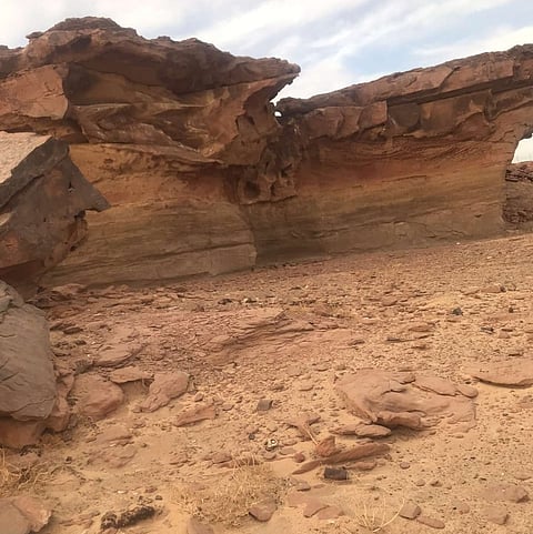 تعرف على قصة "غيران المجدر" بتيماء.. كيف كان يحجر على المصاب بالجدري؟