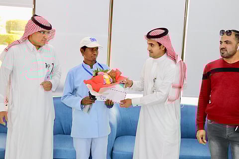 شاهد.. تكريم عمال النظافة بمستشفى الملك عبدالله في بيشة