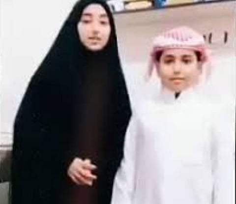 شاهد .. أطفال الأحواز يطلقون حملة خليك بالبيت للتصدي لكورونا بعد فشل نظام الملالي