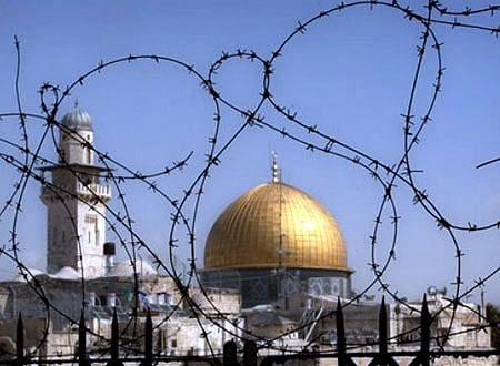 "كورونا" يغلق المسجد الأقصى وقبة الصخرة .. والصلوات في الساحات المفتوحة