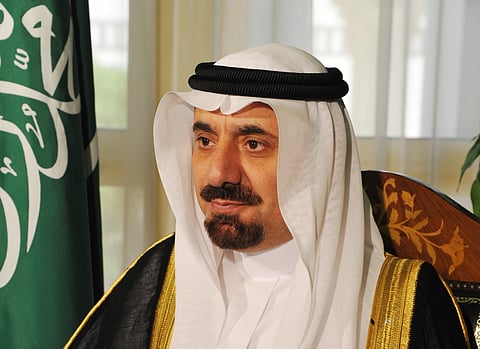 أمير نجران يوجِّه بنصب نقاط للفرز الصحي بمداخل المنطقة ومطارَيْ نجران وشرورة