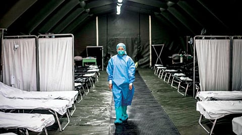 "الصحة العالمية" تدعو لعزل المصابين لاحتواء فيروس "كورونا"