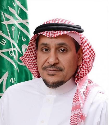 "السالم" يقف على الطاقة التشغيلية لمصنعي أدوية وأغذية بالقصيم