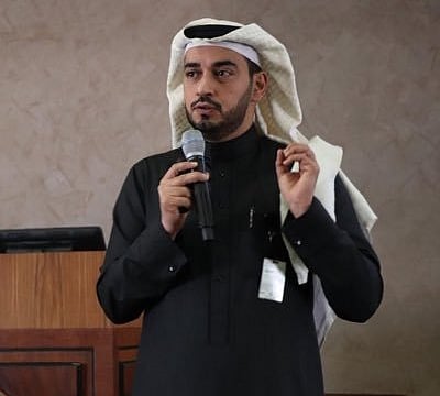 طبيب نفسي ينصح بعدم الإفراط في متابعة التغطيات الإعلامية لـ"كورونا"