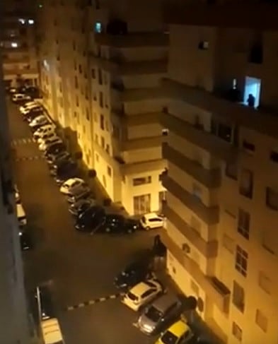 فيديو.. دعاء جماعي من شرفات المنازل بالمغرب لرفع بلاء كورونا