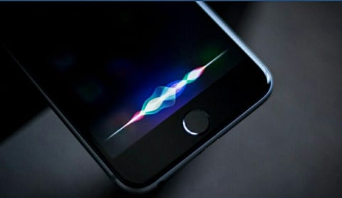 "أبل" تستعين بمساعدها الصوتي "سيري" في معركة مكافحة "كورونا"