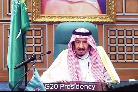 "العثيمين" يشيد بجهود الملك سلمان في عقد قمة العشرين الافتراضية لمواجهة كورونا