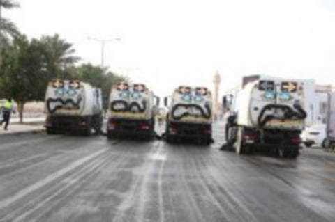 شاهد.. أمانة الرياض: تعقيم 9.6 ملايين متر مربع خلال 11 يومًا