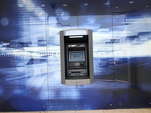 صرافة "جوة فيفاء" ديكور بلا نقود ومعاناة المواطنين تزداد