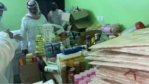 "بلدية رنية" تُداهم منزلًا شعبيًّا لتخزين منتجات فاسدة مجهزة للبيع في رمضان