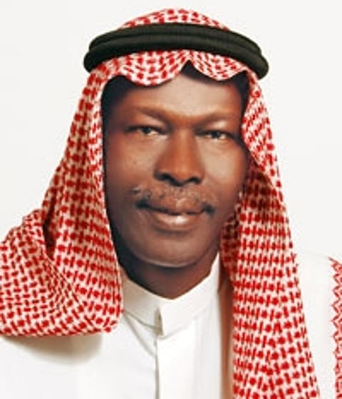 المذيع حسين نجار يكشف شائعة وفاته.. وقصة تلقّيه أول اتصال عزاء