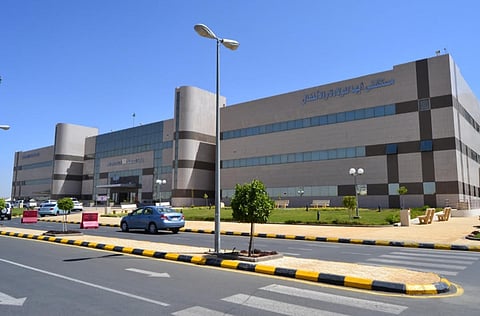 فريق طبي بـ"أبها للولادة" ينقذ طفلة من فقدان البصر بإجراء عملية عاجلة