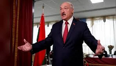 لعب الماعز و"الفوديكا".. رئيس بيلاروسيا مكذّبًا وفيات "كورونا" ببلاده: لدينا علاج
