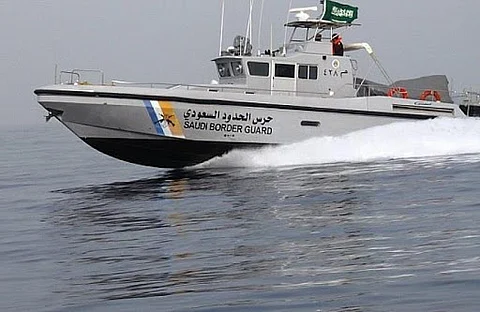 "حرس الحدود" يخلي بحارًا أوكرانيًا على متن سفينة في مياه البحر الأحمر