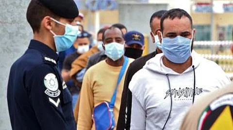 الكويت تعلن تعافي 55 حالة جديدة من فيروس كورونا