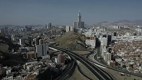 الابقاء على منع التجول الكامل في مكة.. ومحافظتي صامطة والداير و20 حياً في 4 مدن