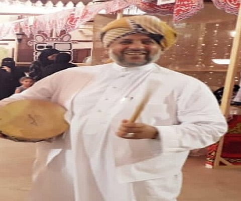"المسحراتي" بـ3 ريالات.. "دوم" يستحضر جلسة المركاز واللمة بعد التراويح بجدة