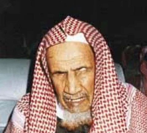 موجز لحياة "الشيخ ابن باز".. فقد بصره في سن 19 وتولى الإمامة بالمسجد الحرام وعيّن مفتيًا عامًا للمملكة
