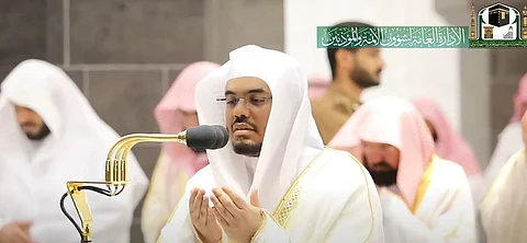 "رجاء والْتجاء".. شاهد من الحرم: دعاء "الدوسري" الأكثر رواجًا بالعالم الإسلامي