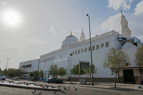 ونزل الوحي بالتحول.. "مسجد القبلتين" شاهد على سيرة النبي