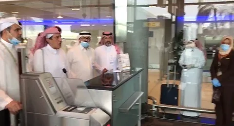 من أبو ظبي.. سفير المملكة بالإمارات يودع المواطنين العائدين إلى المملكة