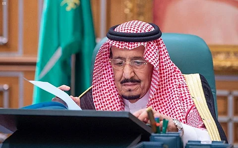 برئاسة خادم الحرمين.. مجلس الوزراء يؤكد التزامه بتوحيد الجهود العالمية ضد انتشار فيروس "كورونا"