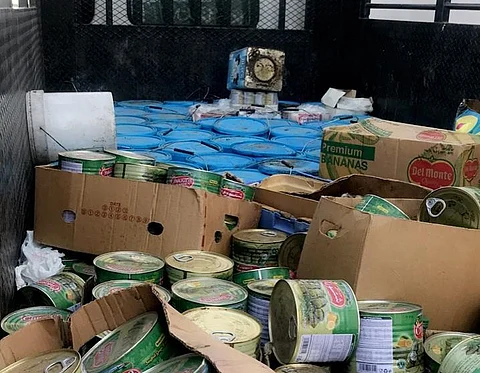 ضَبْط مركبة محمَّلة بأكثر من نصف طن مواد غذائية منتهية الصلاحية بـ"مسفلة مكة"