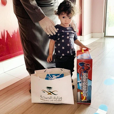 الطفل "ليث" يهزم فيروس كورونا في نجران