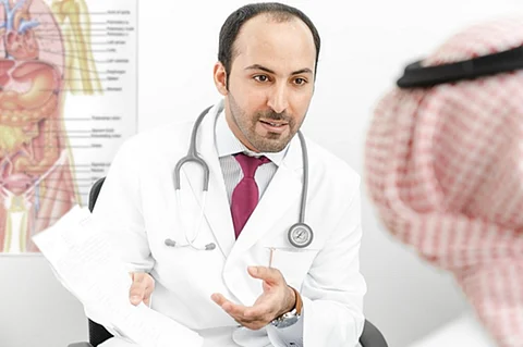 كيف تتجنب "التخمة" في رمضان ؟.. "الذيابي" يجيب
