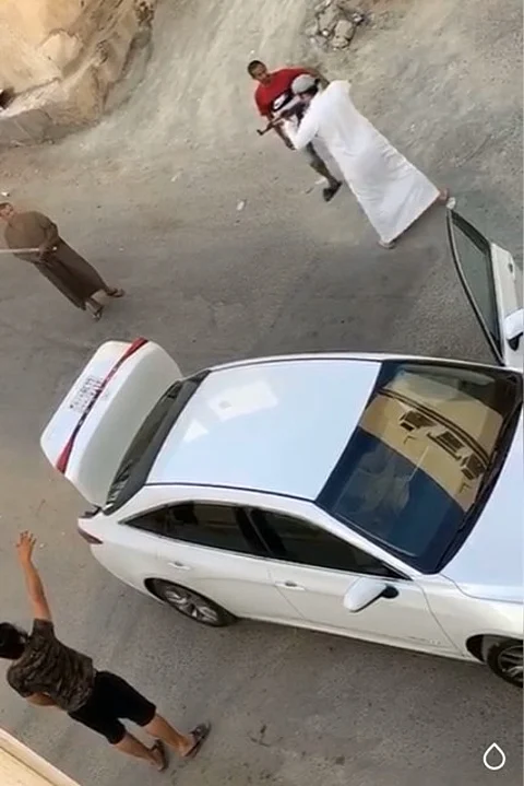 جهود أمنية مكثفة بجدة للقبض على مواطن أصاب آخر بطلق ناري