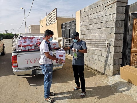 جمعية الريان الخيرية توزع سلالاً غذائية لتخفيف آثار جائحة كورونا