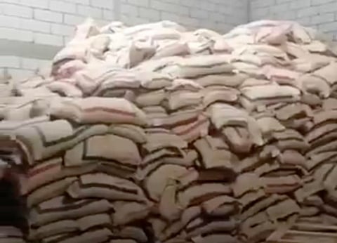 مكة.. "التجارة" تضبط مستودعًا لتخزين 380 طن أرز بغرض رفع سعره