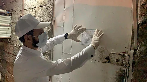 "بلدية بارق" تقف على 100 من مساكن لعمالة المحال التجارية