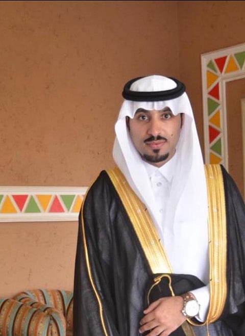 مساعد رئيس بلدية بللحمر يحصل على الماجستير في إدارة الأعمال