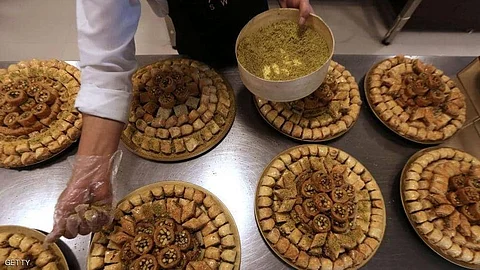 تخلص منها فوراً.. 5 عادات غذائية تضعف جهاز المناعة