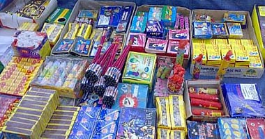 ألعاب نارية "دليفري" تزامنًا مع العيد.. أسعار وأنواع وتحذير لـ"المدني"