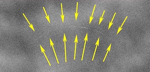 التقطها صباح اليوم.. مركز الفلك ينشر صورة نهارية لهلال عيد الفطر