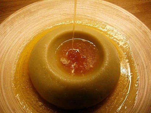 بالصور.. 10 أصناف حلوى قديمة تزيِّن موائد عيد الفطر عند العرب